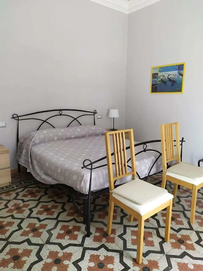 B&B A Casa Di GioSi Aeroporto di Catania Fontana Rossa Bed & Breakfast